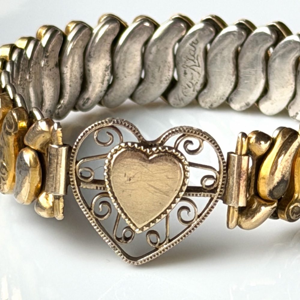WWII Gold Tone Sweetheart Filigree Heart Expansion Bracelet XS 4.5” by Co-Star - Picture 11 of 16